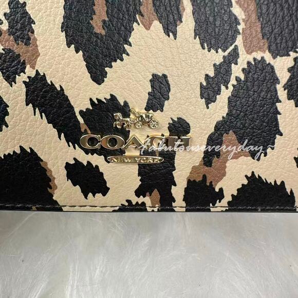 Coach Cosmetic Case With Leopard Print In Leather/Gold/Leopard Multi CCF43 NWT - Picture 6 of 8
